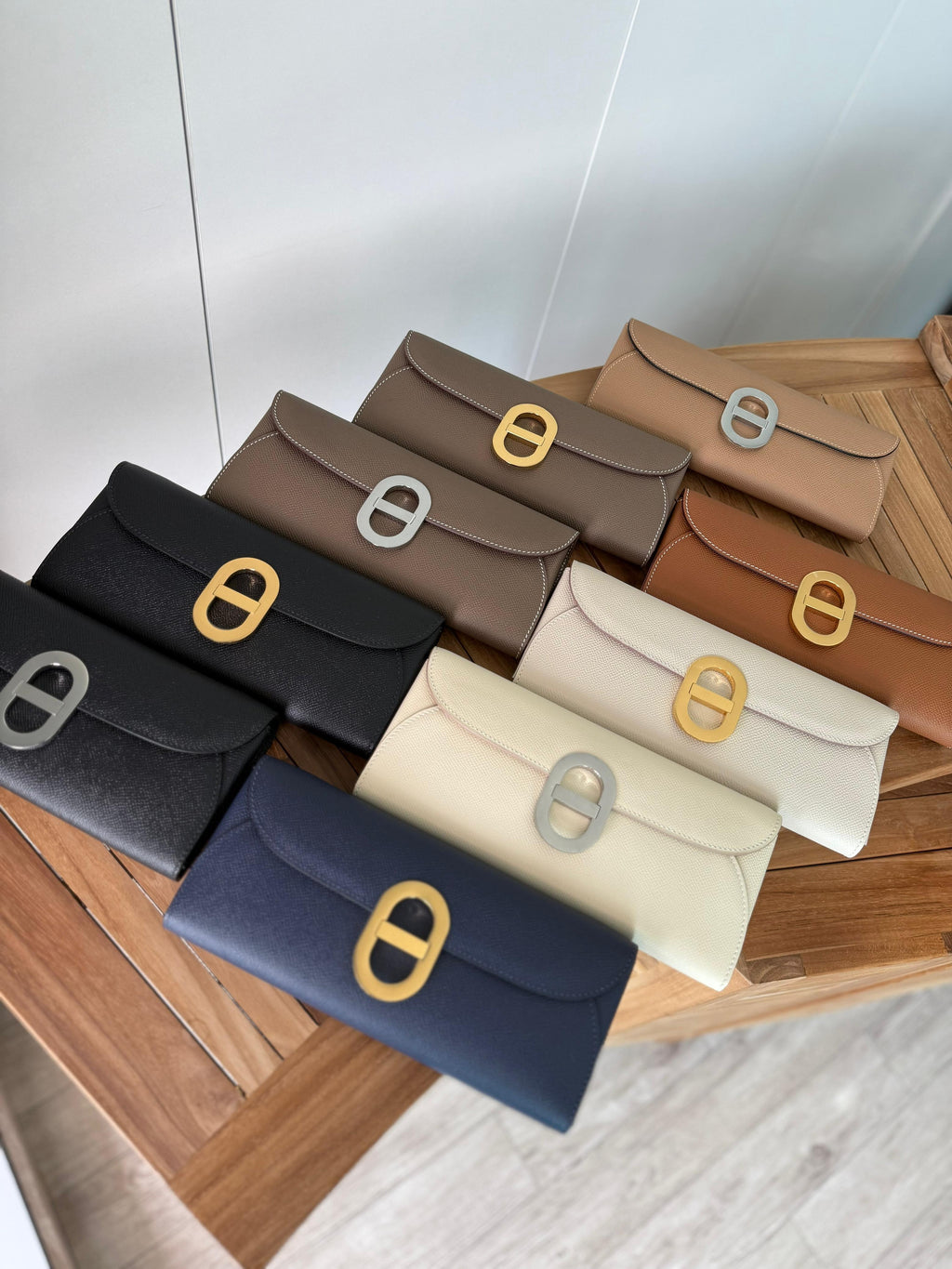 Dior 30 Montaigne To Go Wallet / Clutch.