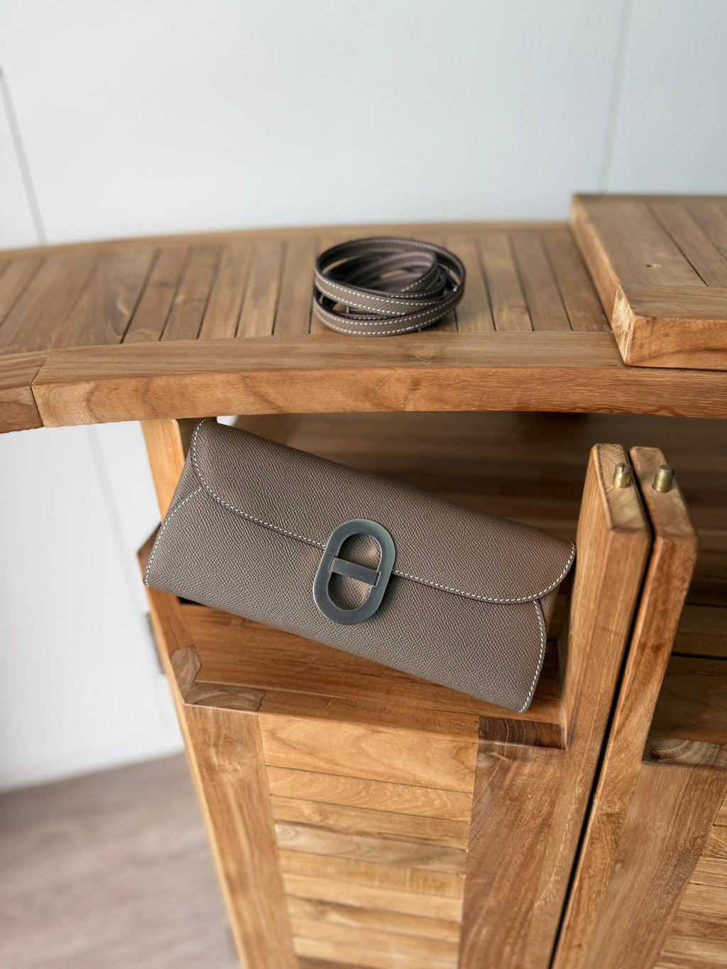 Dior 30 Montaigne To Go Wallet / Clutch.