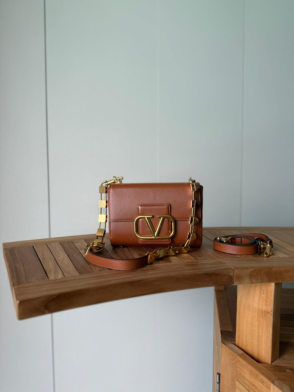Valentino Garavani Locò / VLogo Signature Shoulder Bag