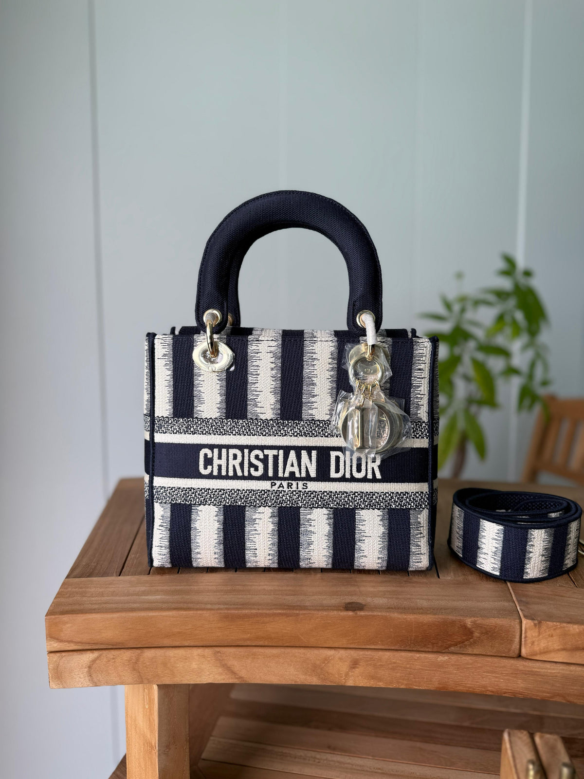 CHRISTIAN DIOR PARIS