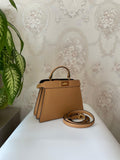 Fendi Peekaboo ISeeU / Regular Bag