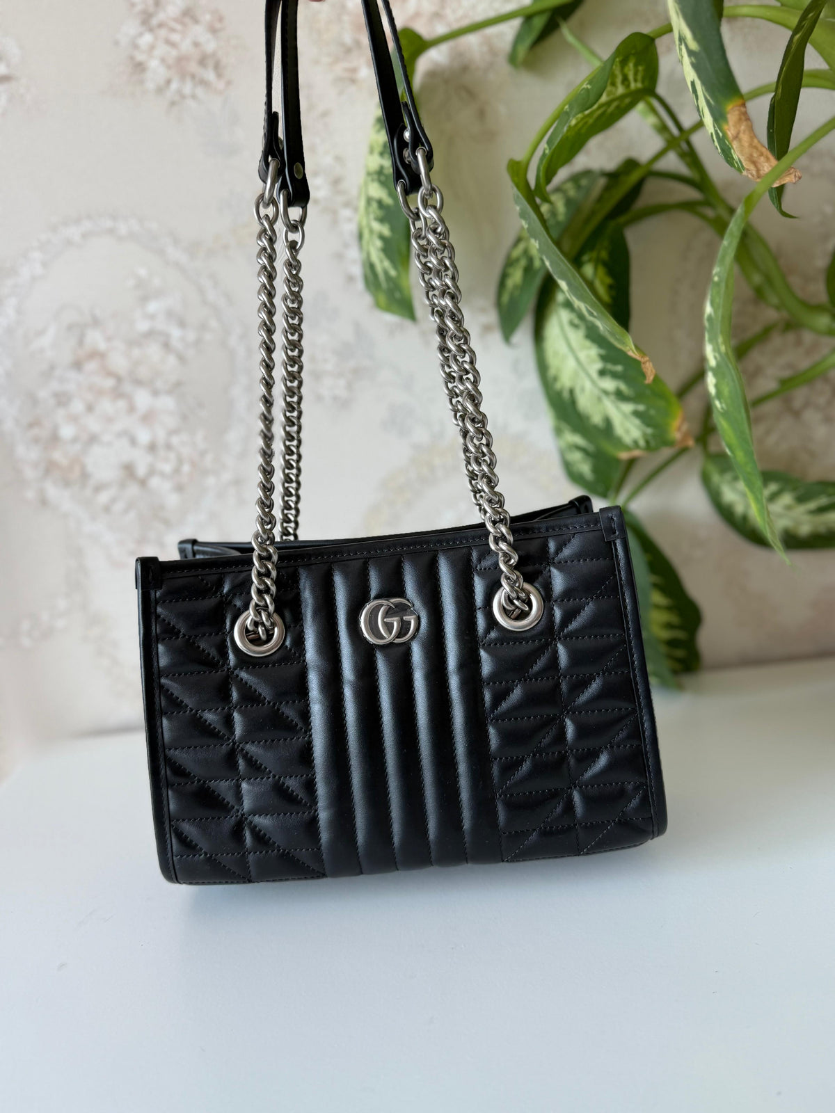 Gucci GG Marmont Matelassé Chain Shoulder