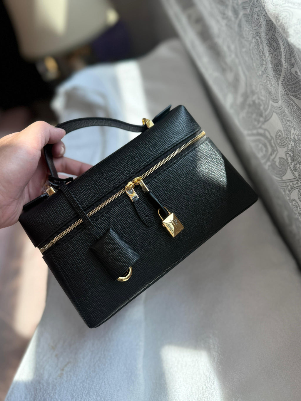 Loro Piana Extra Pocket L19 /  23CM