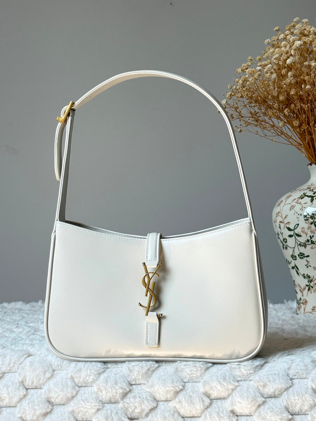 Saint Laurent Le 5 à 7  / 24 CM