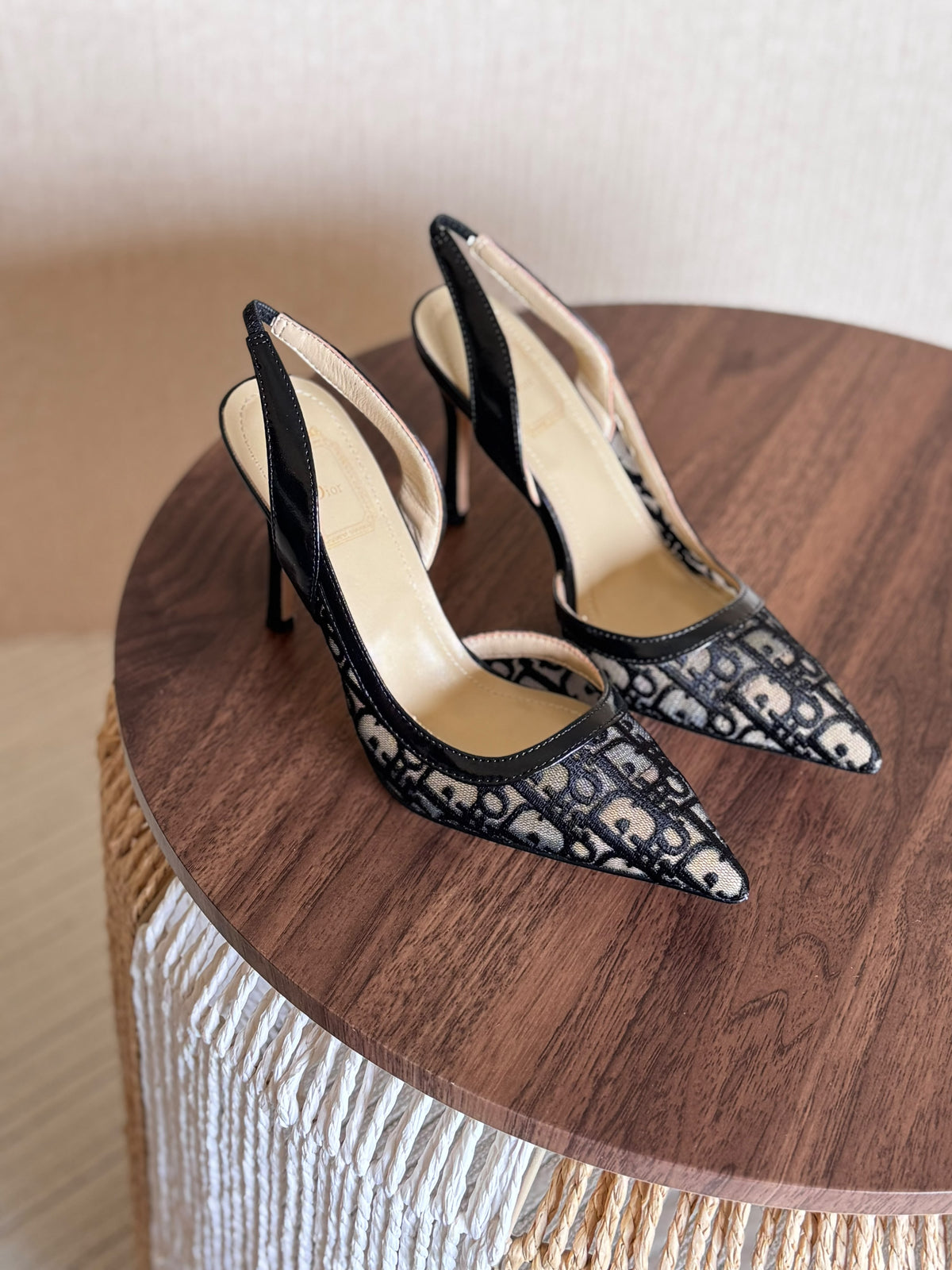 Dior J'Adior  Embroidered Mesh Slingback Pump)