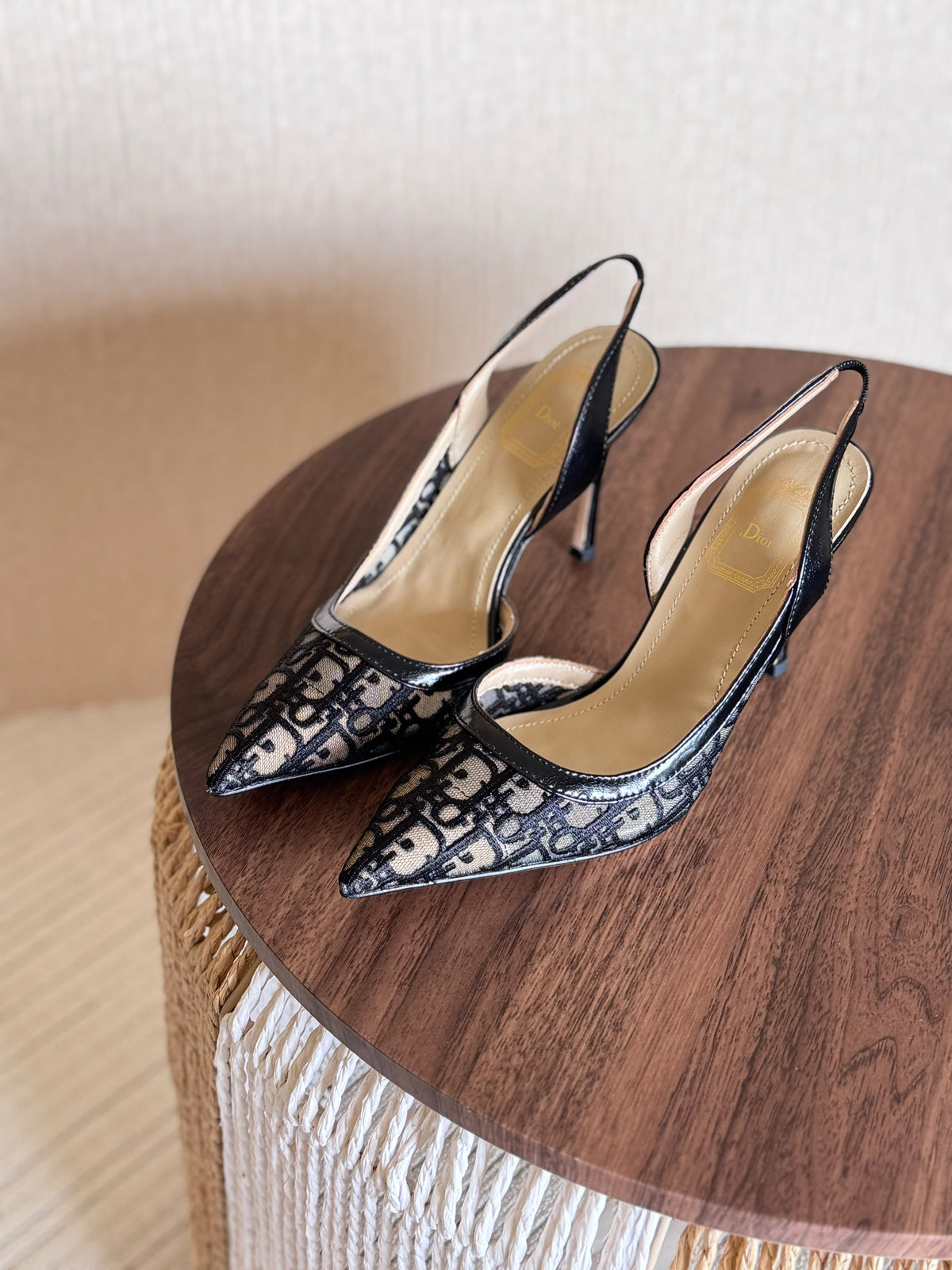 Dior J'Adior  Embroidered Mesh Slingback Pump)