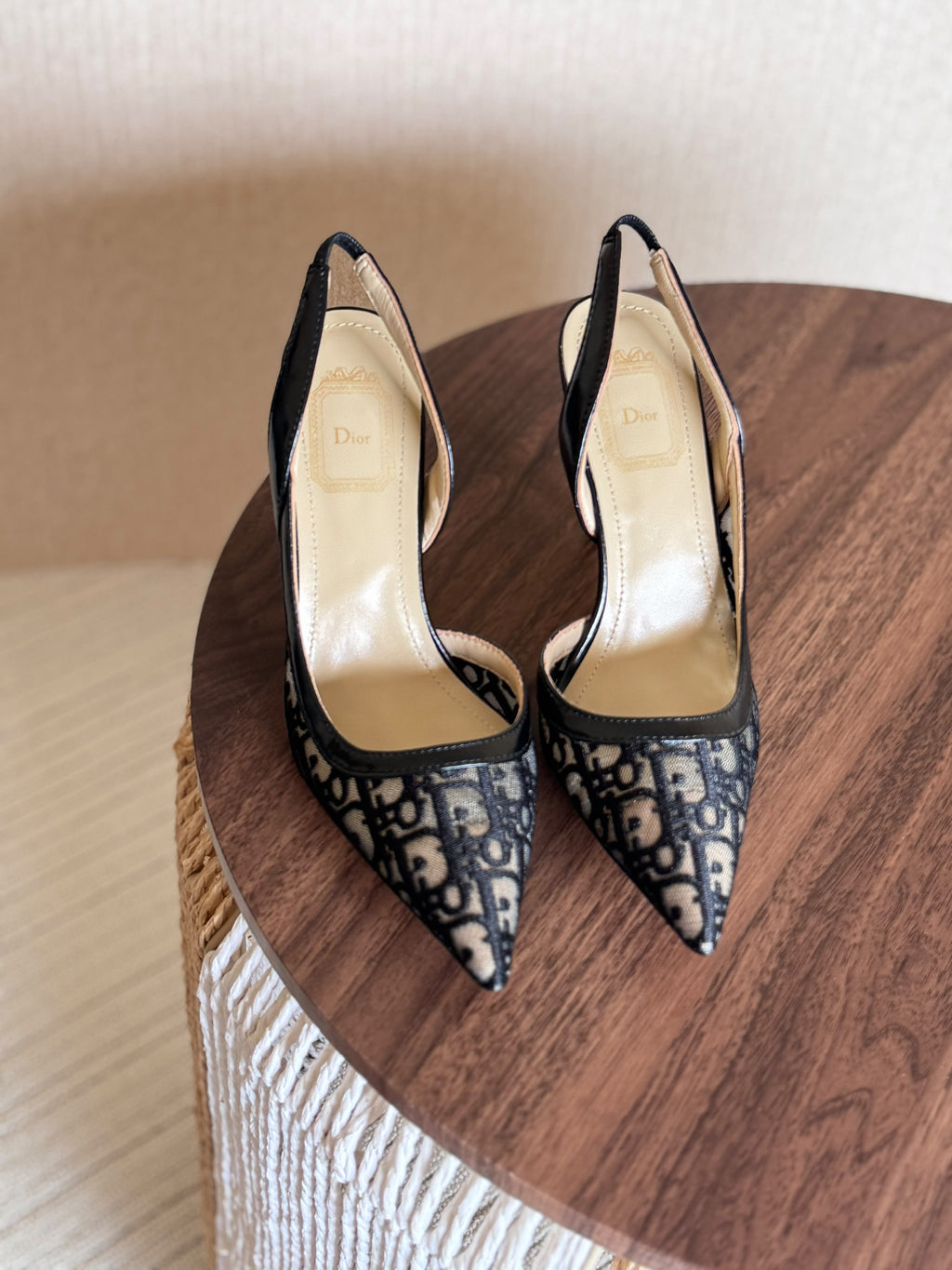 Dior J'Adior  Embroidered Mesh Slingback Pump)