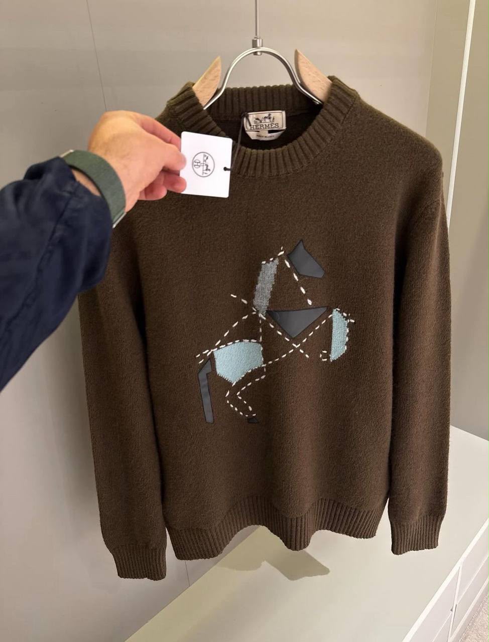 Hermès Equestrian Intarsia / Embroidered Horse Motif Cashmere Sweater