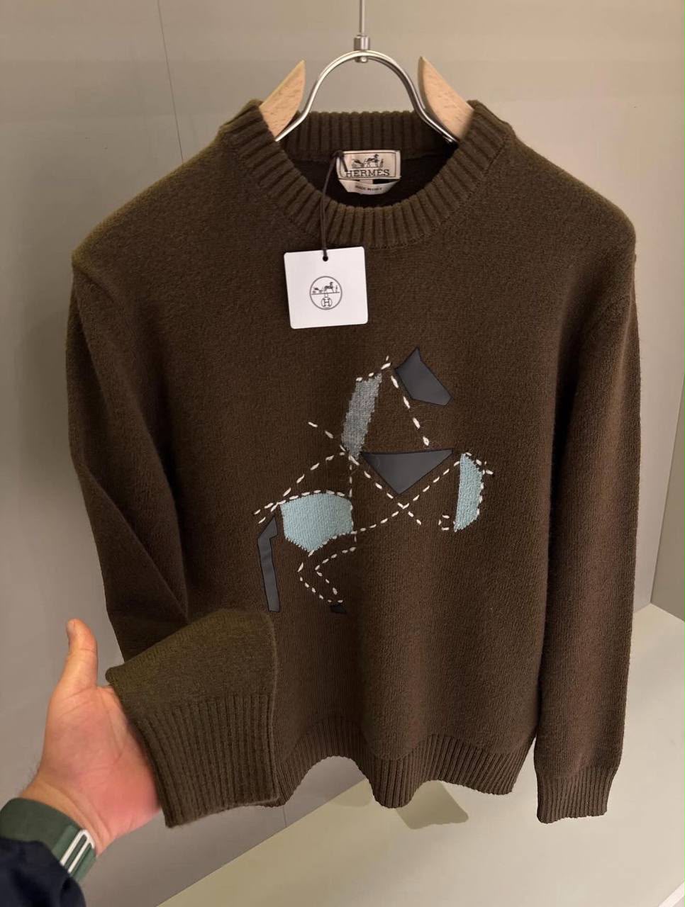 Hermès Equestrian Intarsia / Embroidered Horse Motif Cashmere Sweater