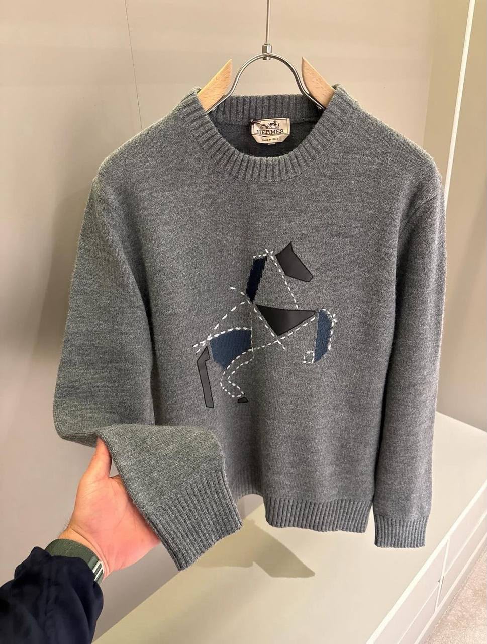 Hermès Equestrian Intarsia / Embroidered Horse Motif Cashmere Sweater