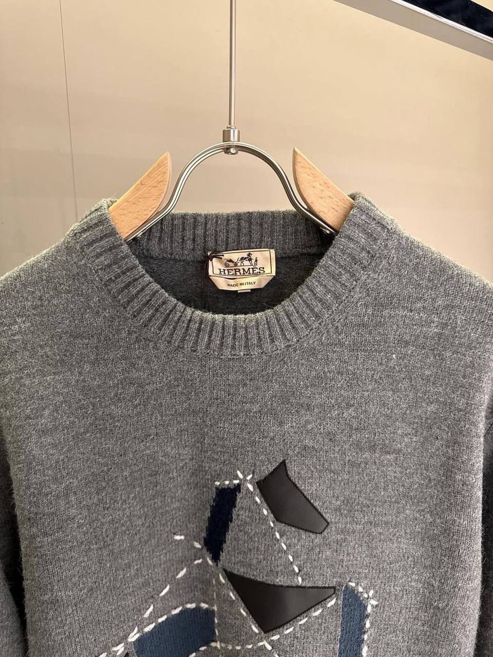 Hermès Equestrian Intarsia / Embroidered Horse Motif Cashmere Sweater