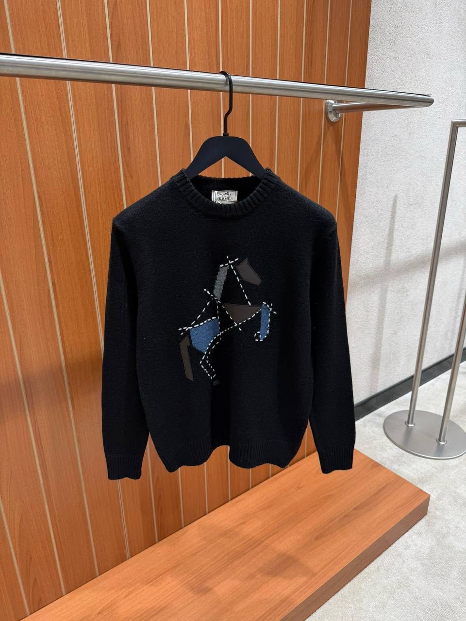 Hermès Equestrian Intarsia / Embroidered Horse Motif Cashmere Sweater