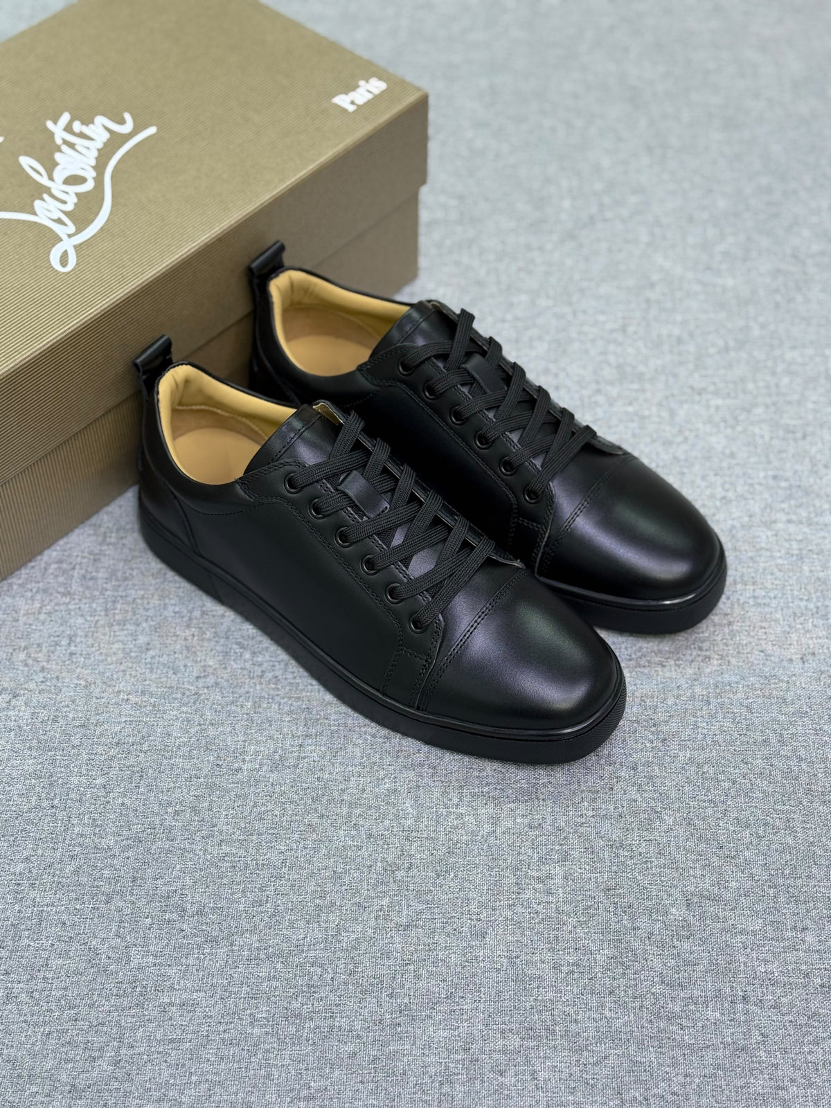 Louboutin Casual Low-Top Leather Sneakers