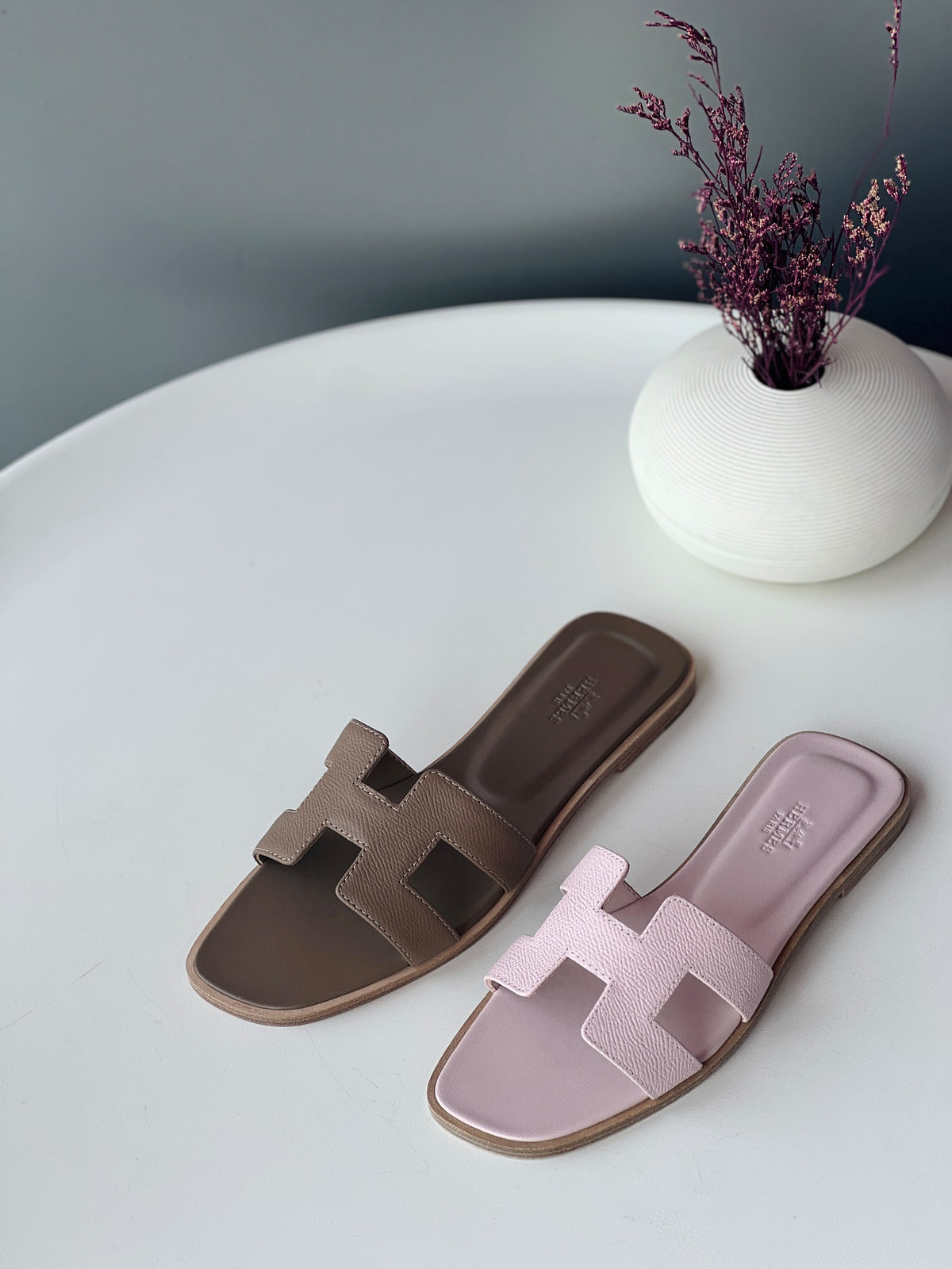 Hermès Oran Leather Flat Sandals