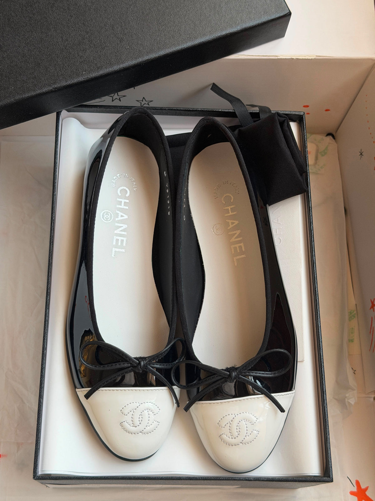 Chanel Patent Calfskin Two-Tone Ballet Flats with CC Logo