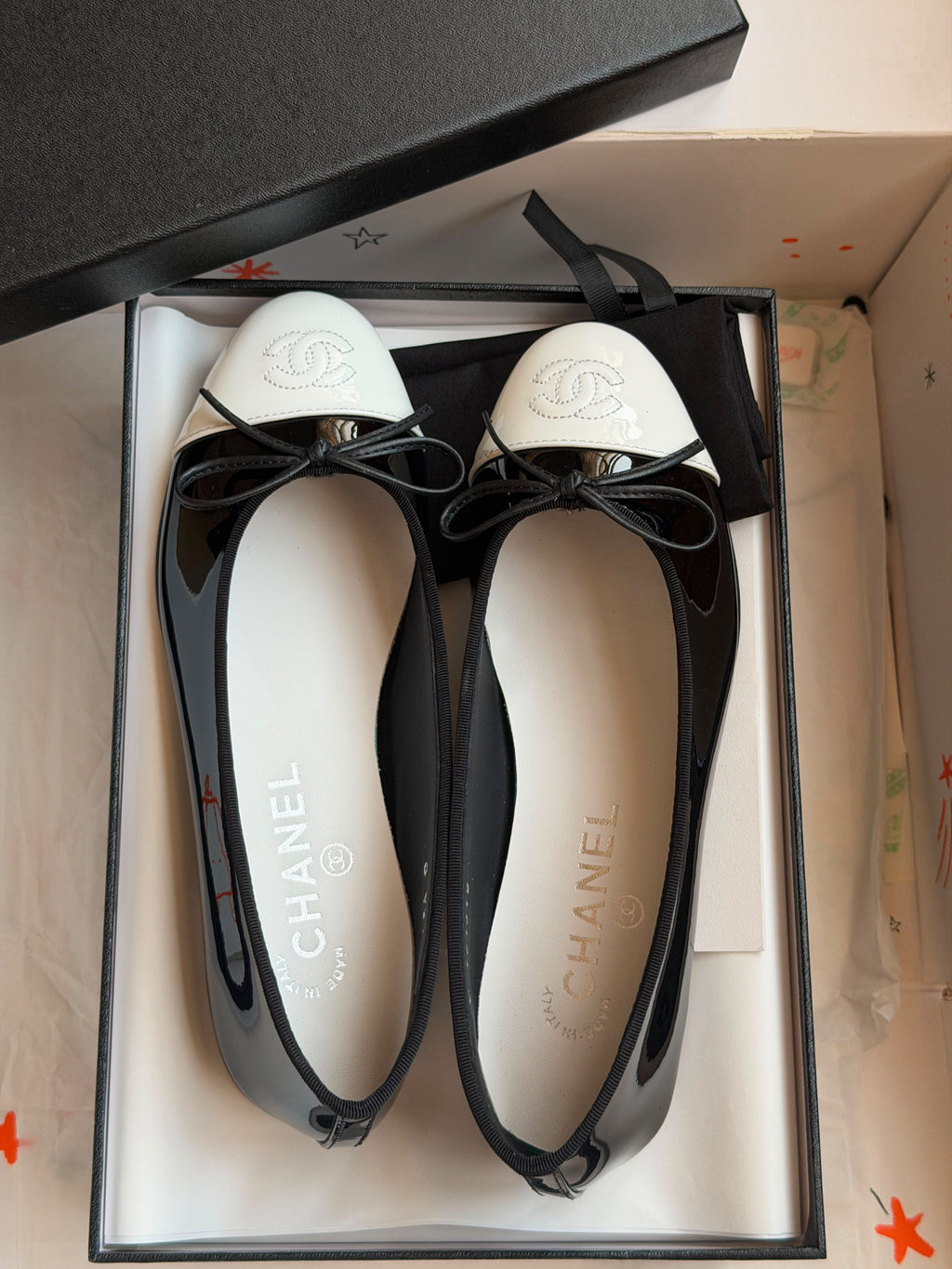 Chanel Patent Calfskin Two-Tone Ballet Flats with CC Logo
