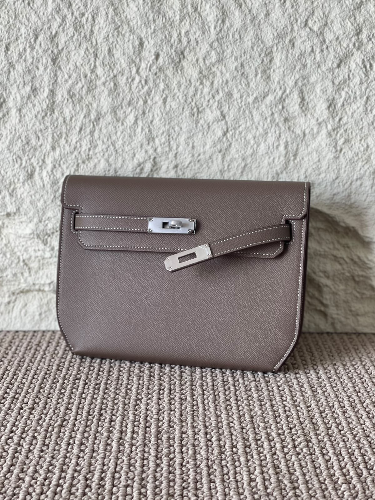 Kelly Vertical Pocket Clutch