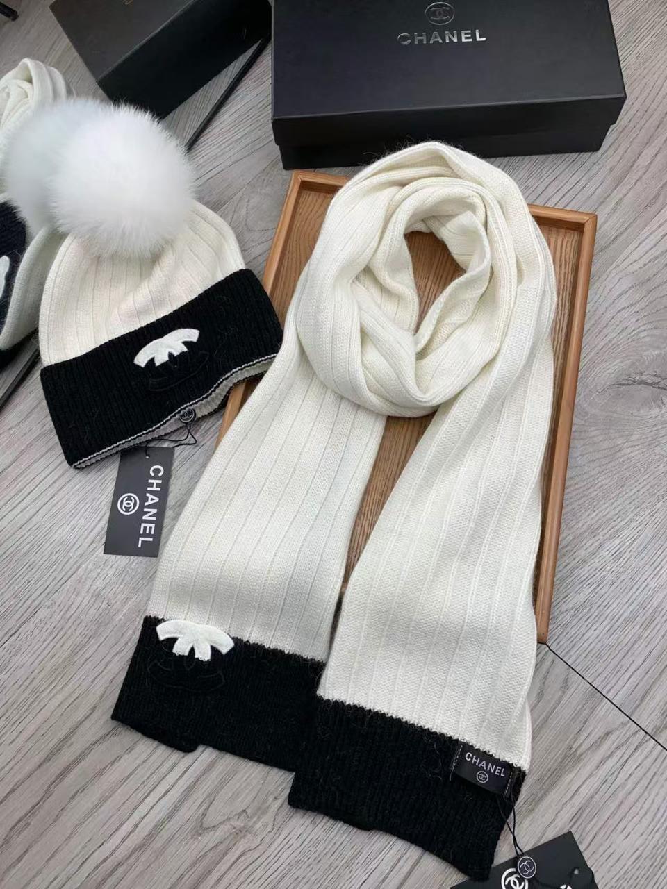CHANEL Contrast Ribbed Pom Pom Scarf & Beanie Set