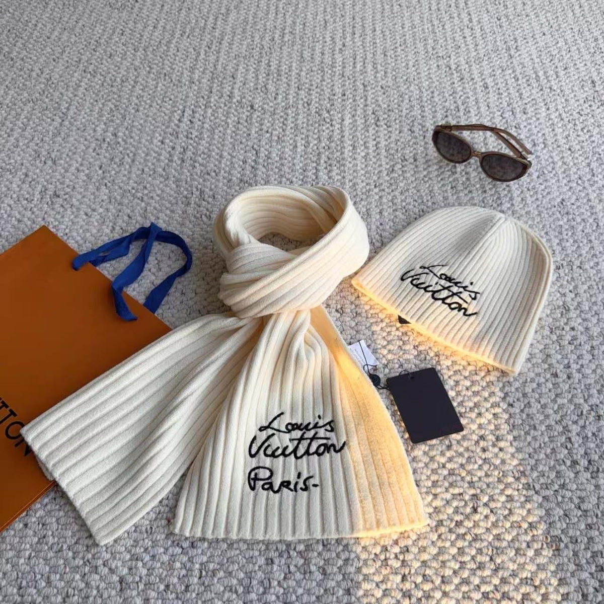 Louis Vuitton Script Ribbed Scarf & Beanie Set