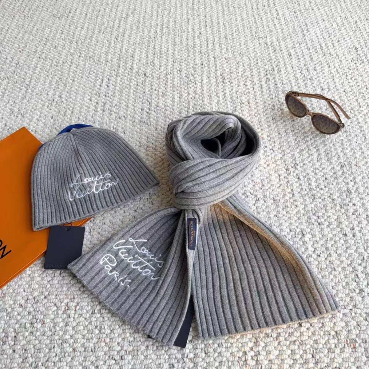 Louis Vuitton Script Ribbed Scarf & Beanie Set