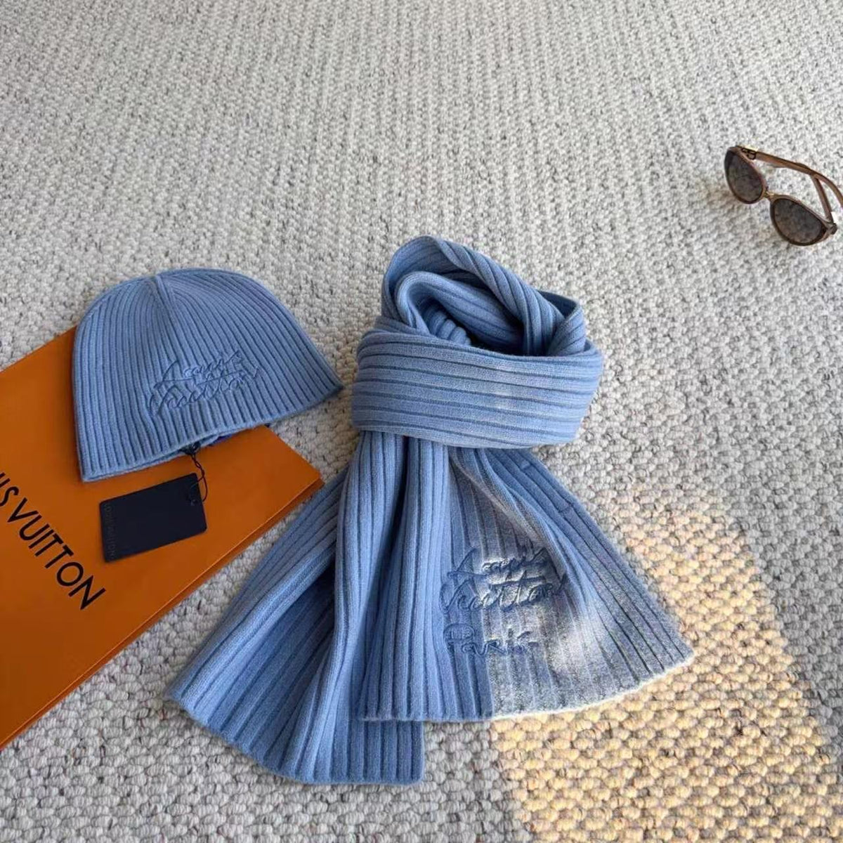 Louis Vuitton Script Ribbed Scarf & Beanie Set