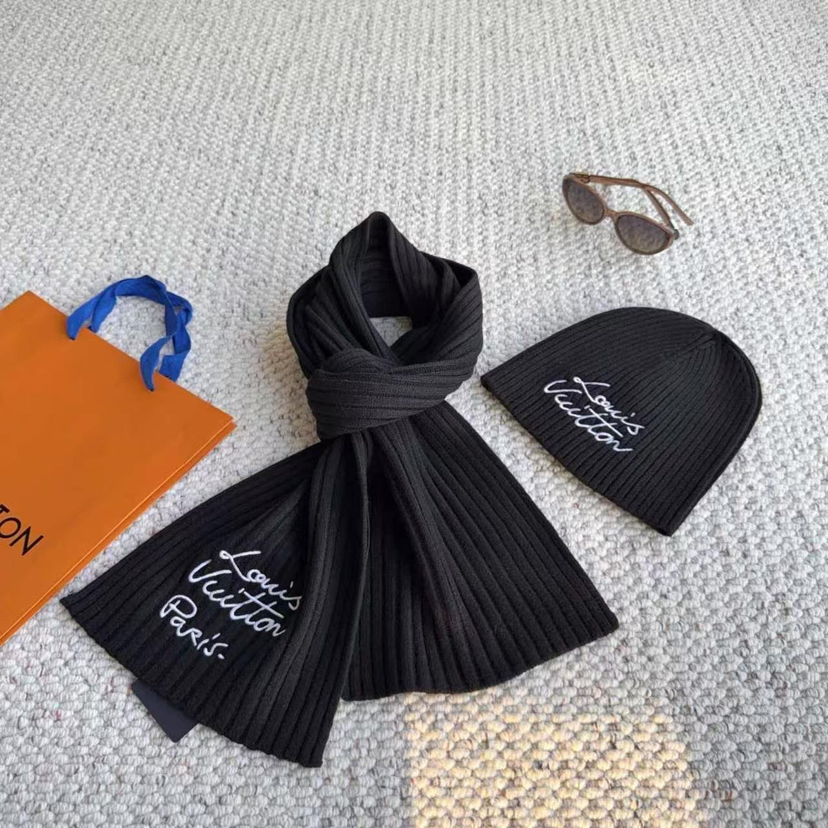 Louis Vuitton Script Ribbed Scarf & Beanie Set