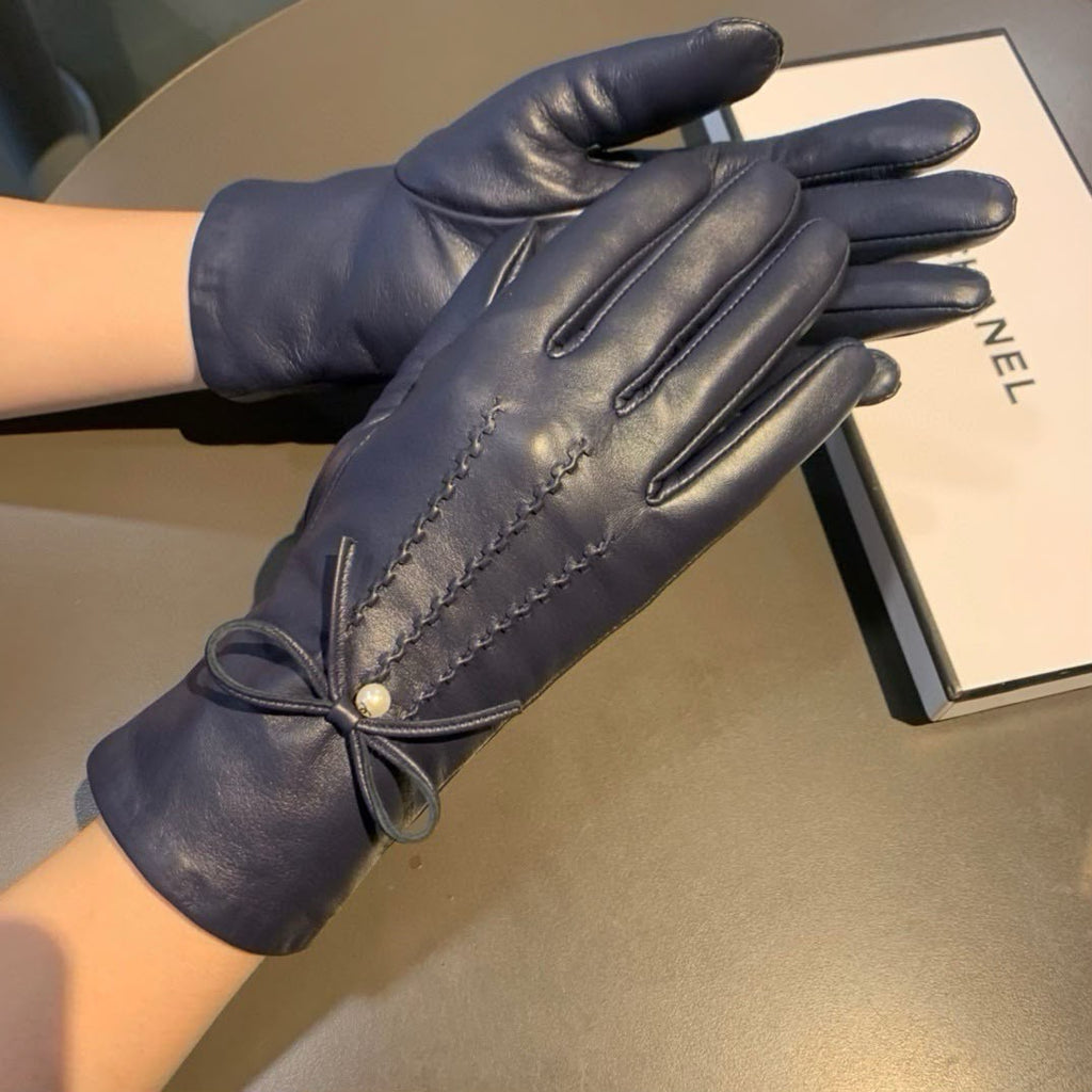 CHANEL Bow Stitch Gloves
