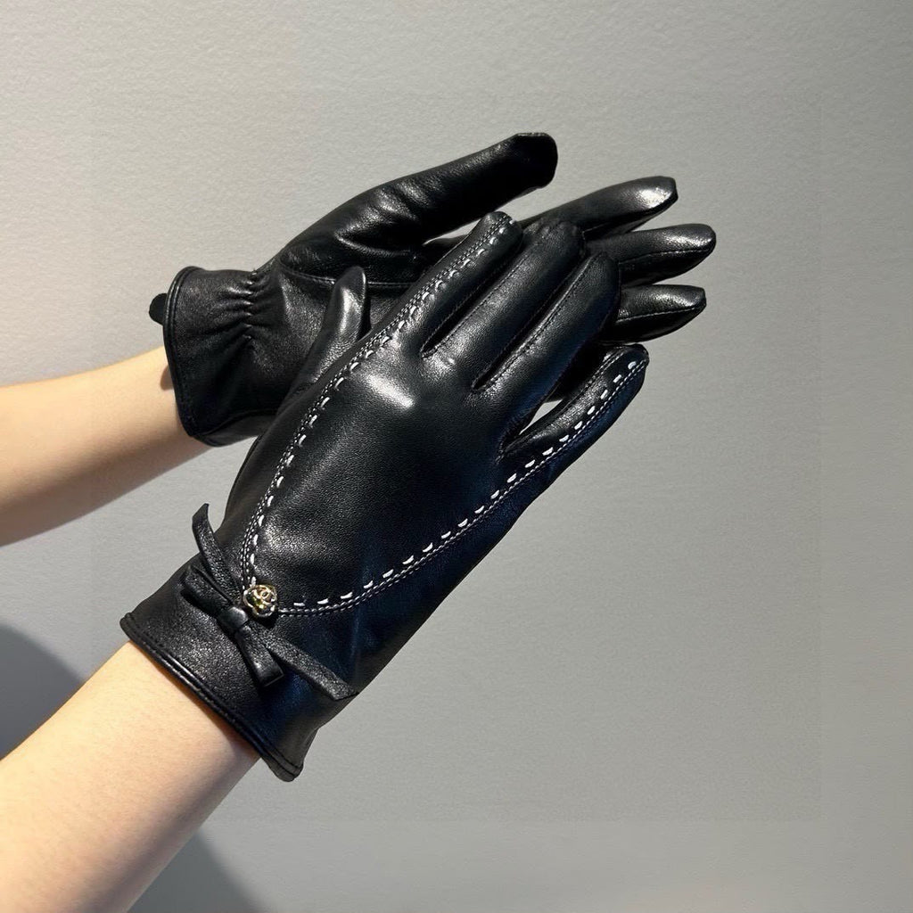 CHANEL Bow Stitch Gloves