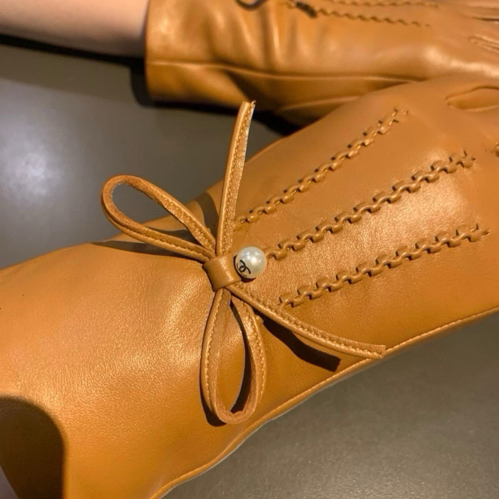 CHANEL Bow Stitch Gloves
