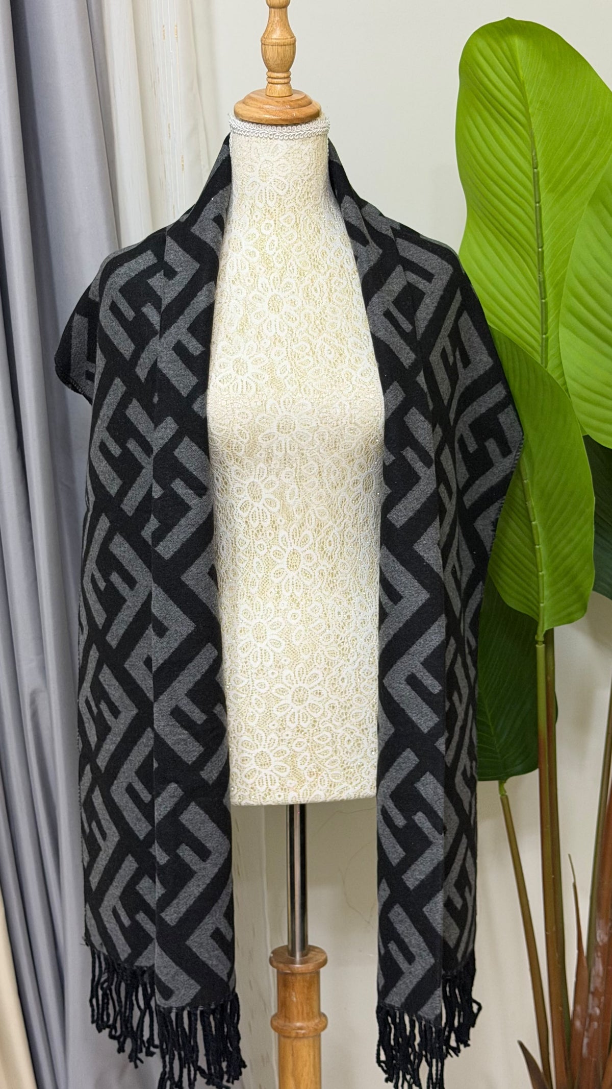 FENDI FF Roma Hem Shawl