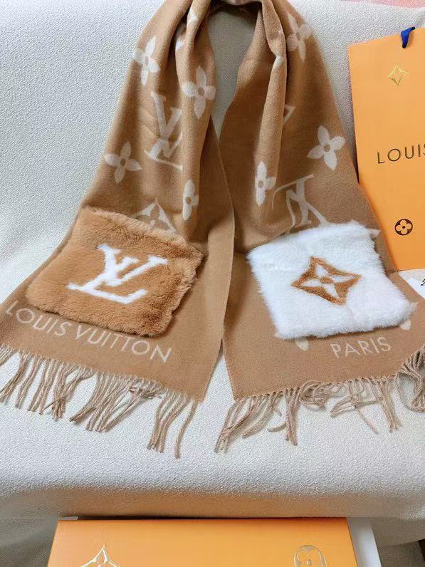 LV Monogram Contrast Pocket Fringed Scarf