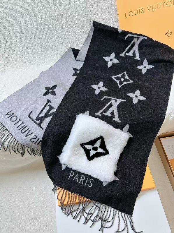 LV Monogram Contrast Pocket Fringed Scarf