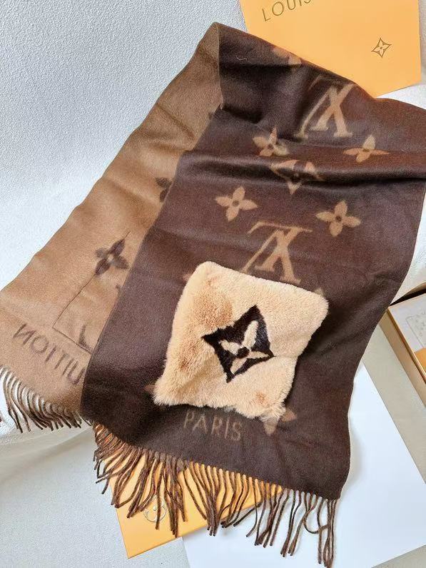 LV Monogram Contrast Pocket Fringed Scarf