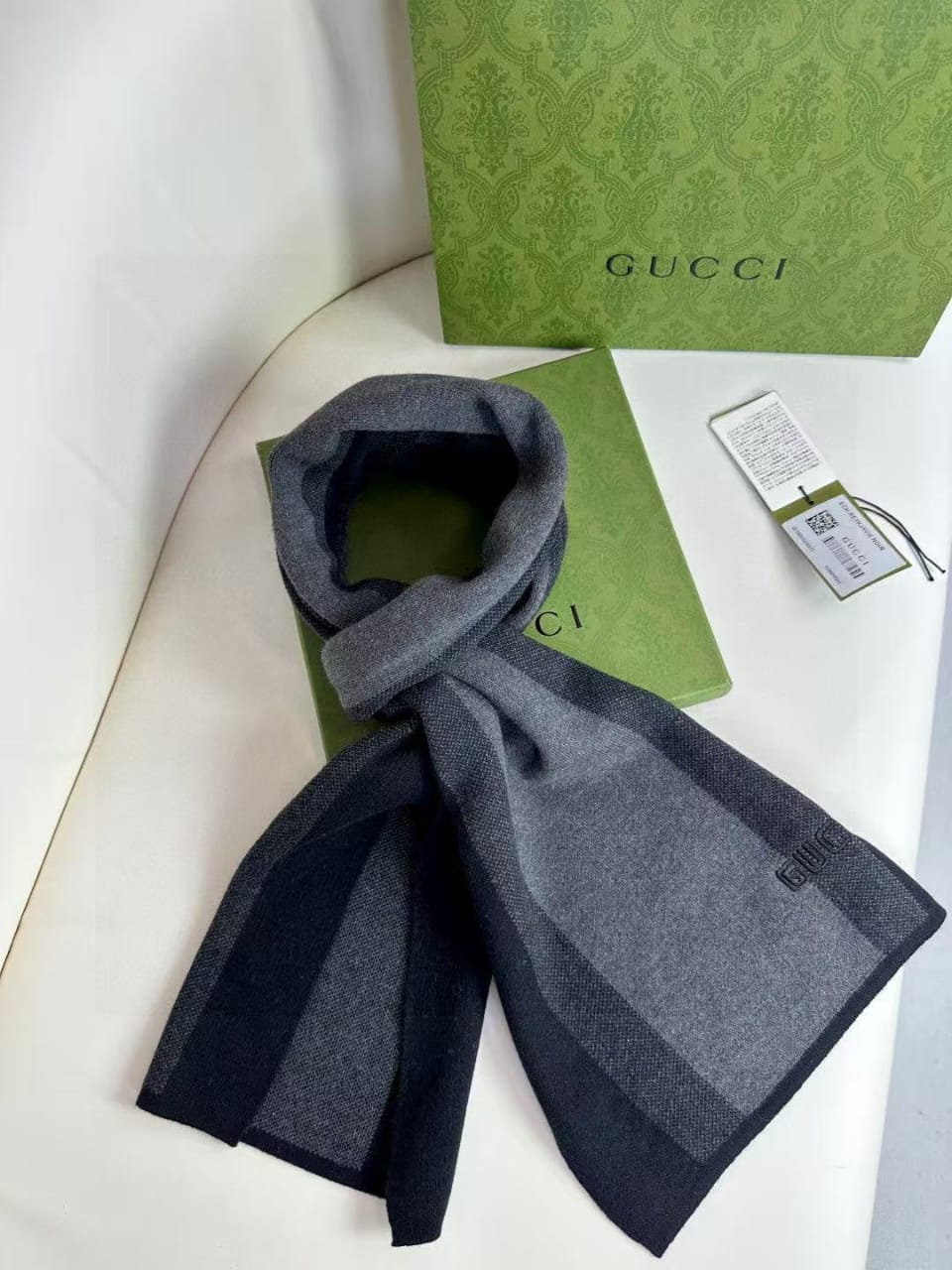 Gucci Contrast Stripe Logo Scarf