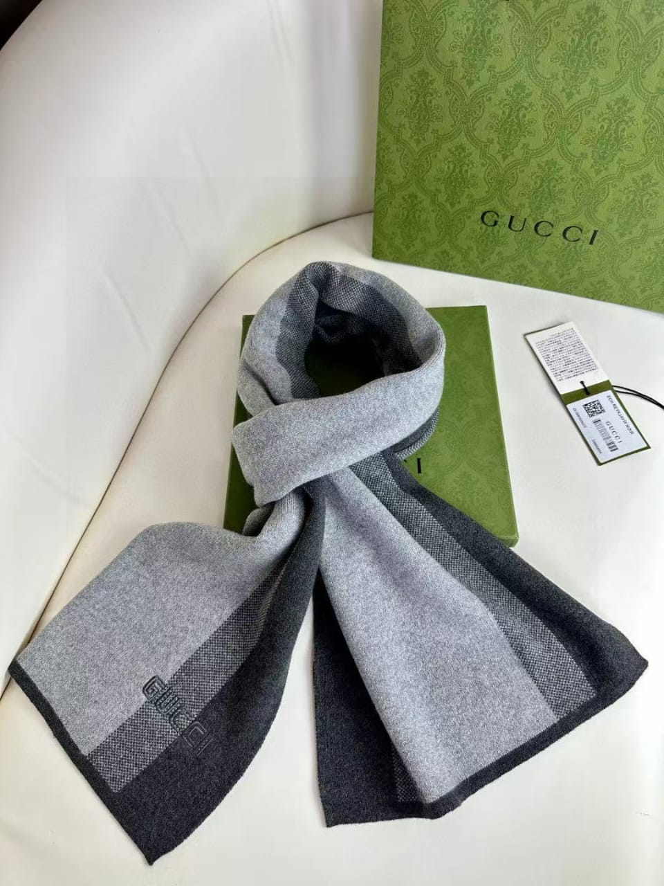 Gucci Contrast Stripe Logo Scarf