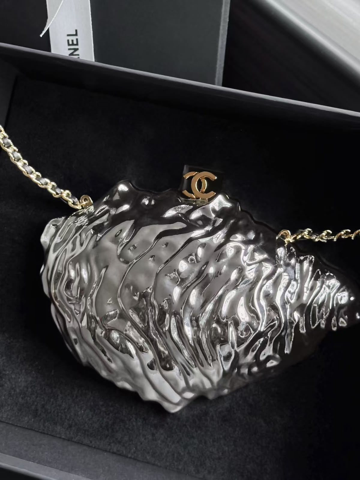 CHANEL Silver Shell Chain Bag