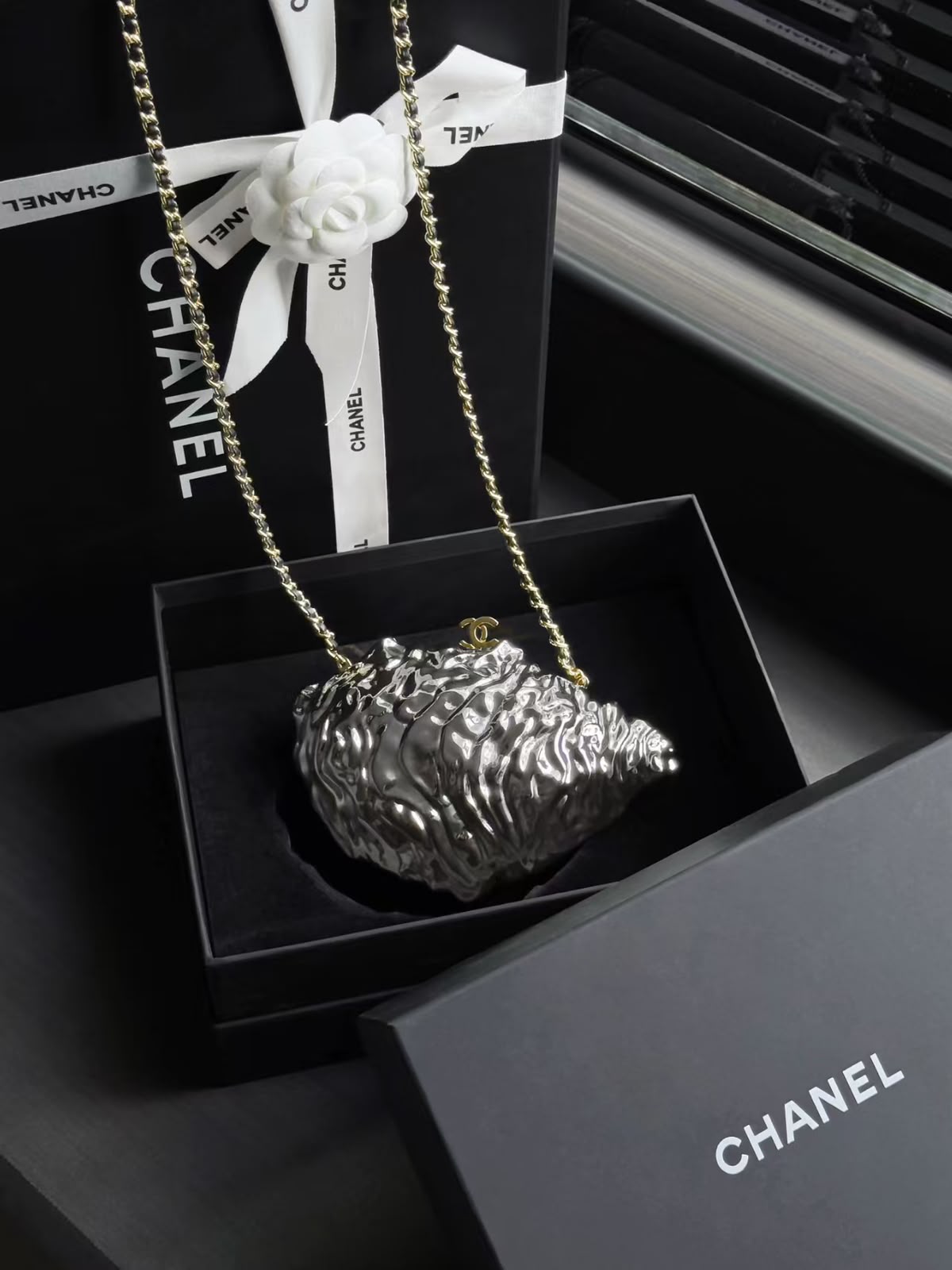 CHANEL Silver Shell Chain Bag