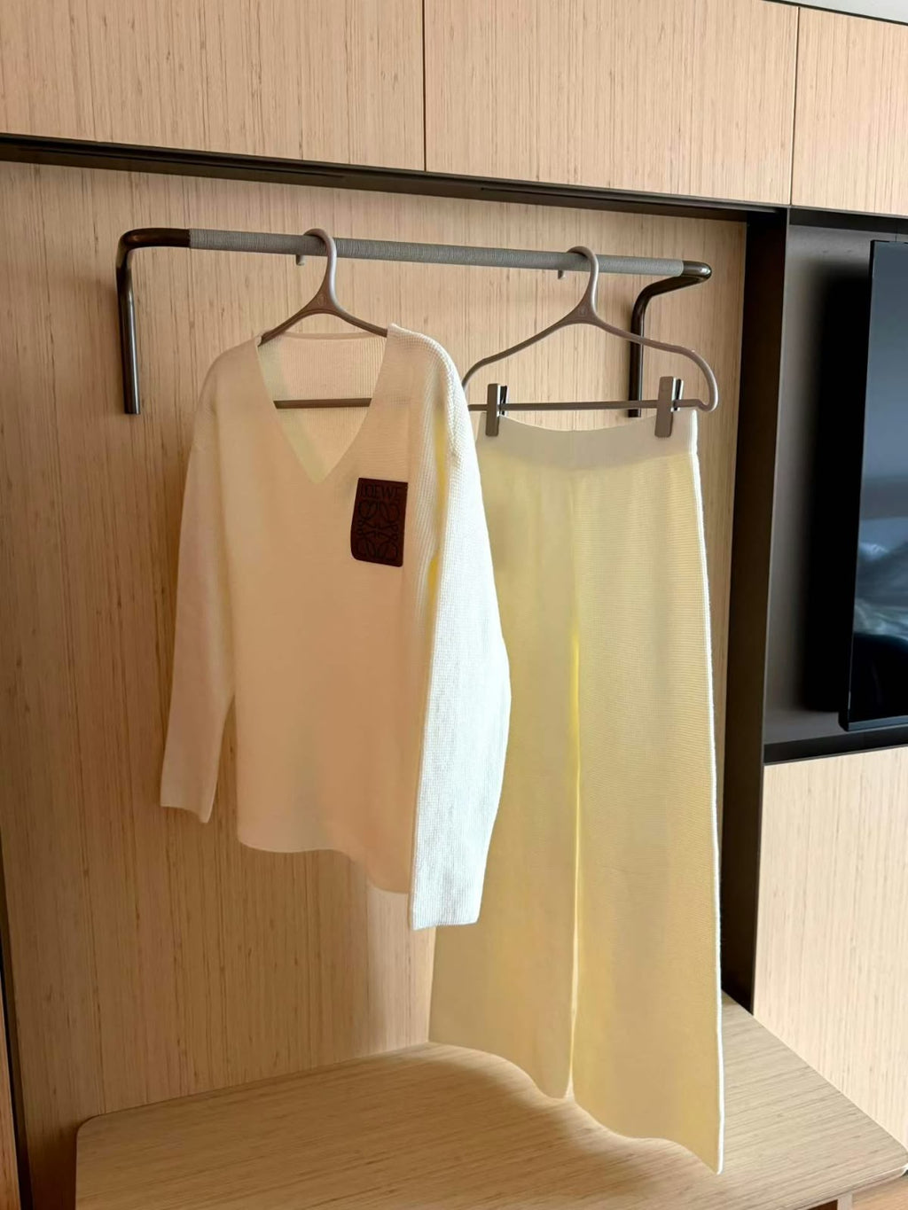 LOEWE V-Neck Knit Set