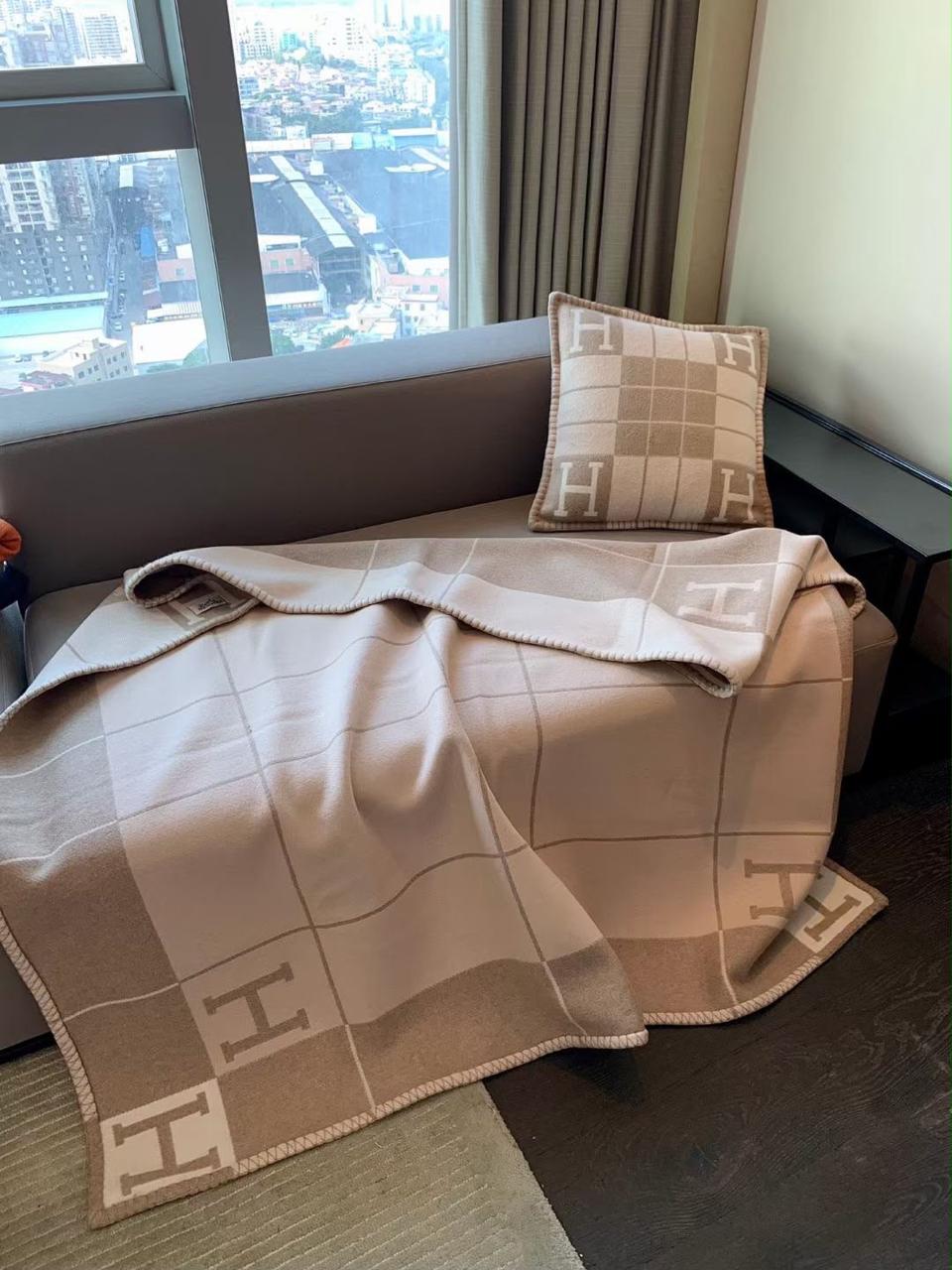 HERMES Grid H Blanket