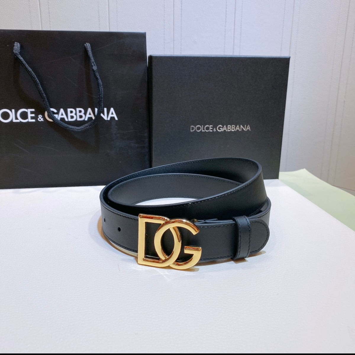 Dolce & Gabbana – Leather belt with DG logo