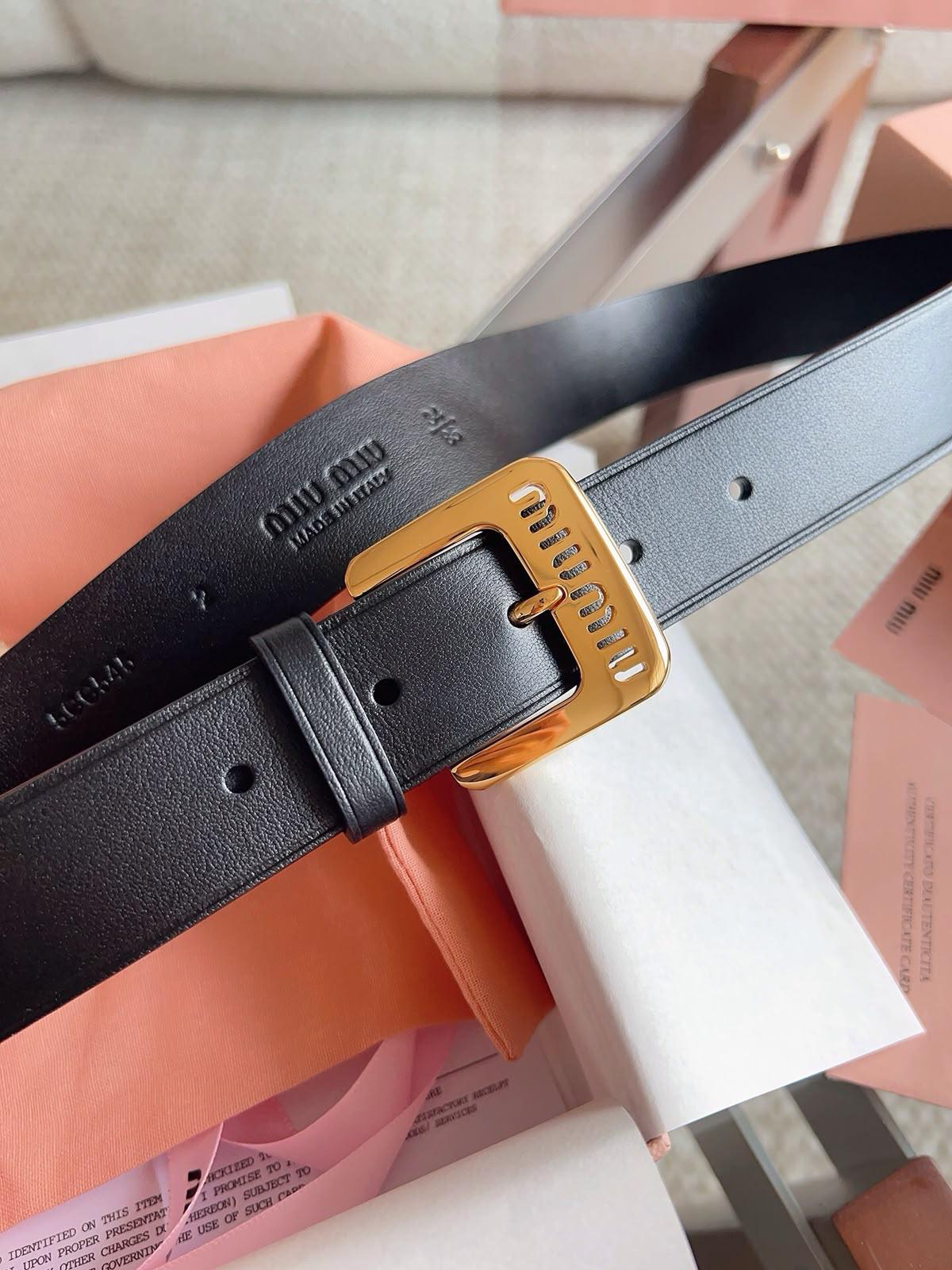 Miu Miu Logo Buckle Leather Belt
