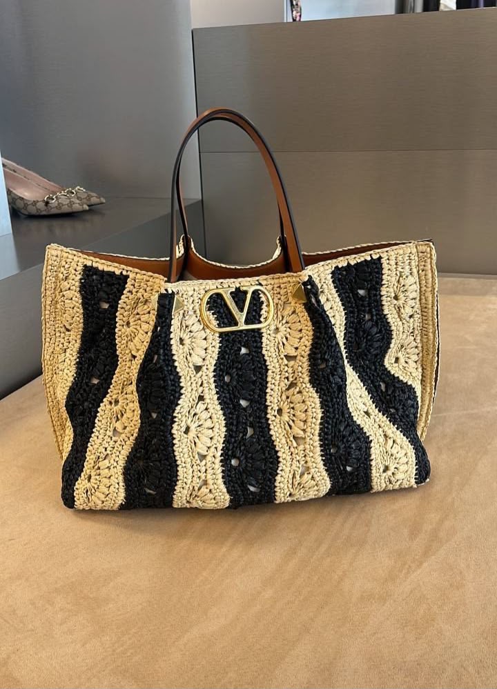 Valentino Garavani VLogo Signature Crochet 35 CM