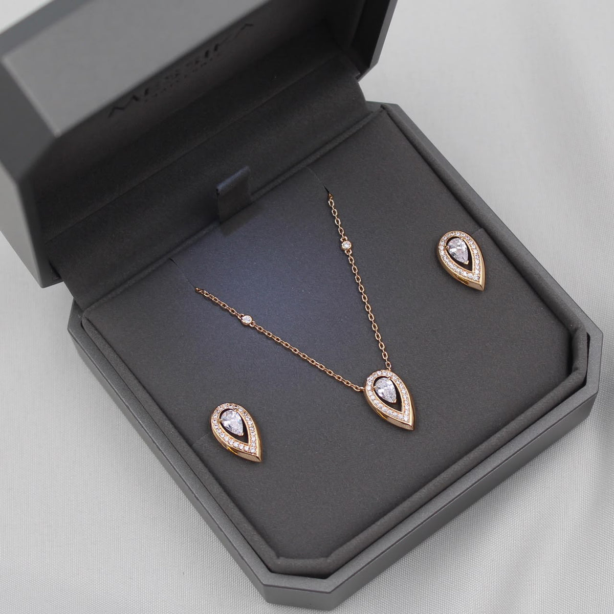 Messika Joy Pear Necklace & Earrings Set