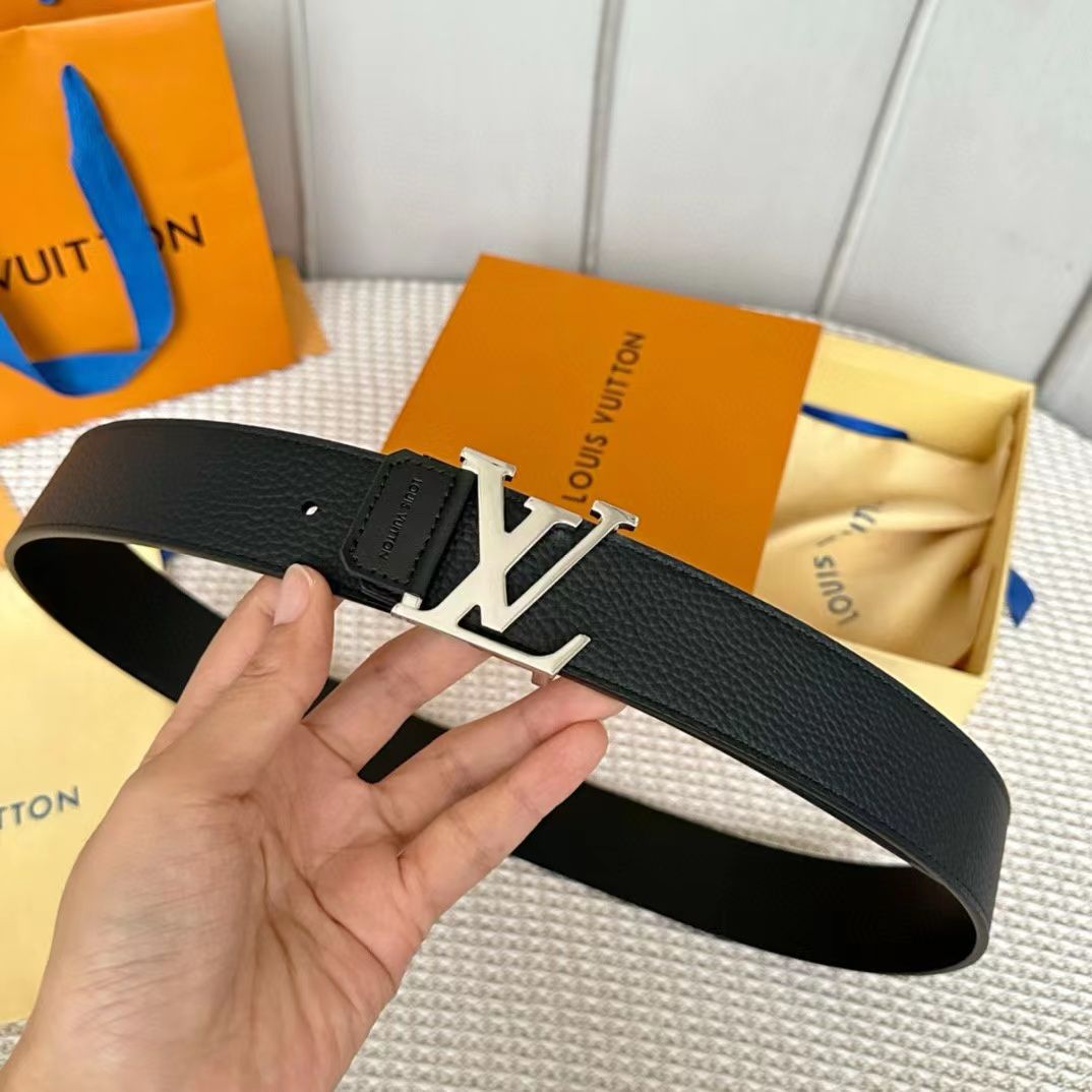 Louis Vuitton LV Initiales