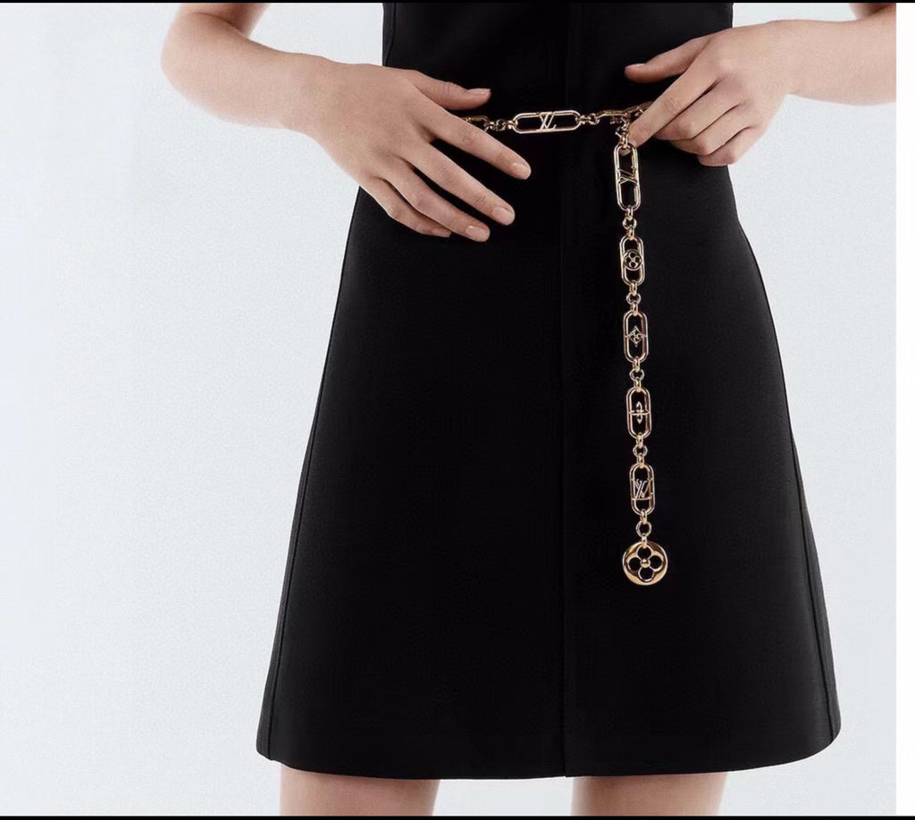 LOUIS VUITTON Monogram Chain Belt