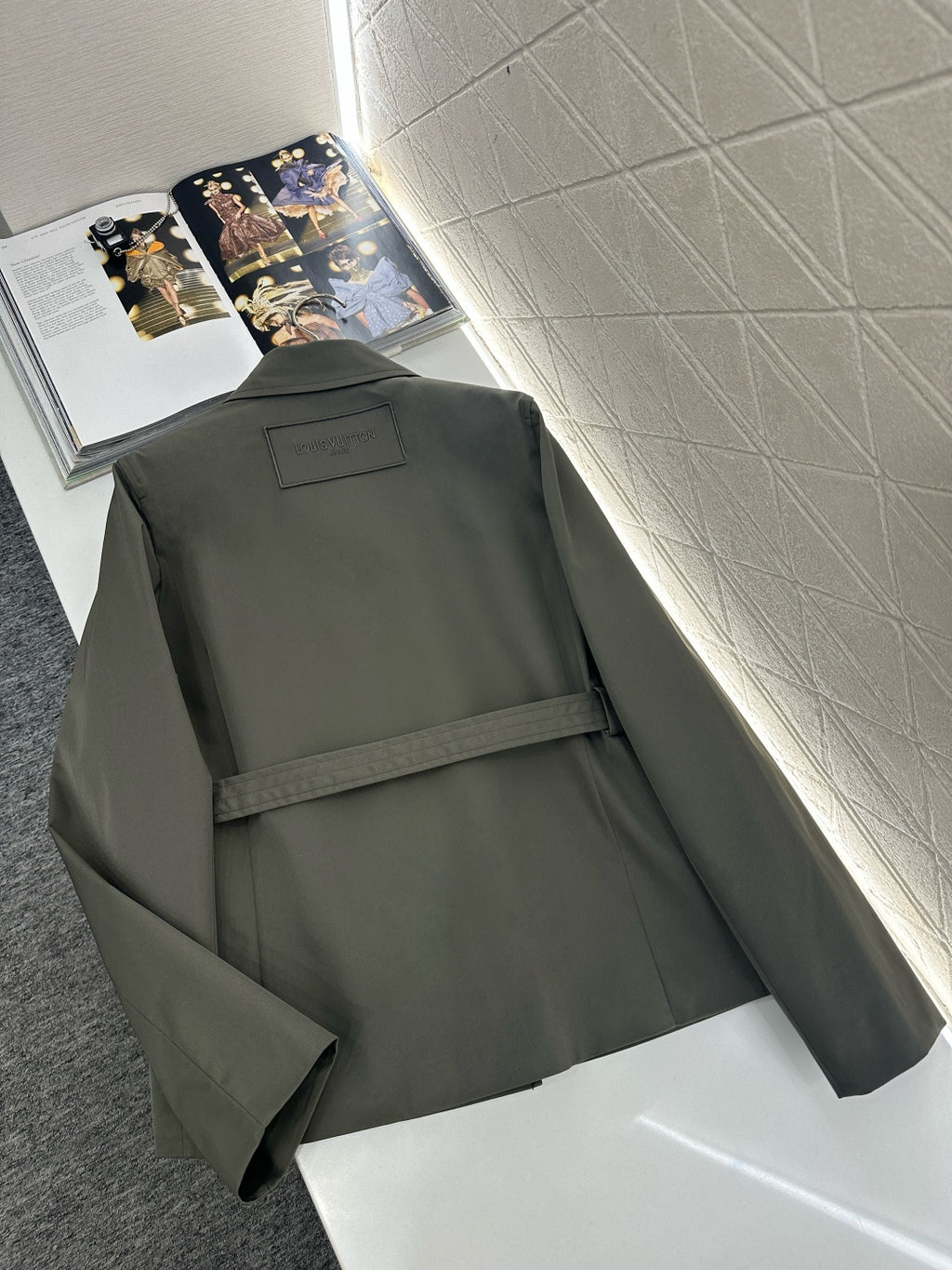LV . Double-Breasted Blazer / Tailored Jacket