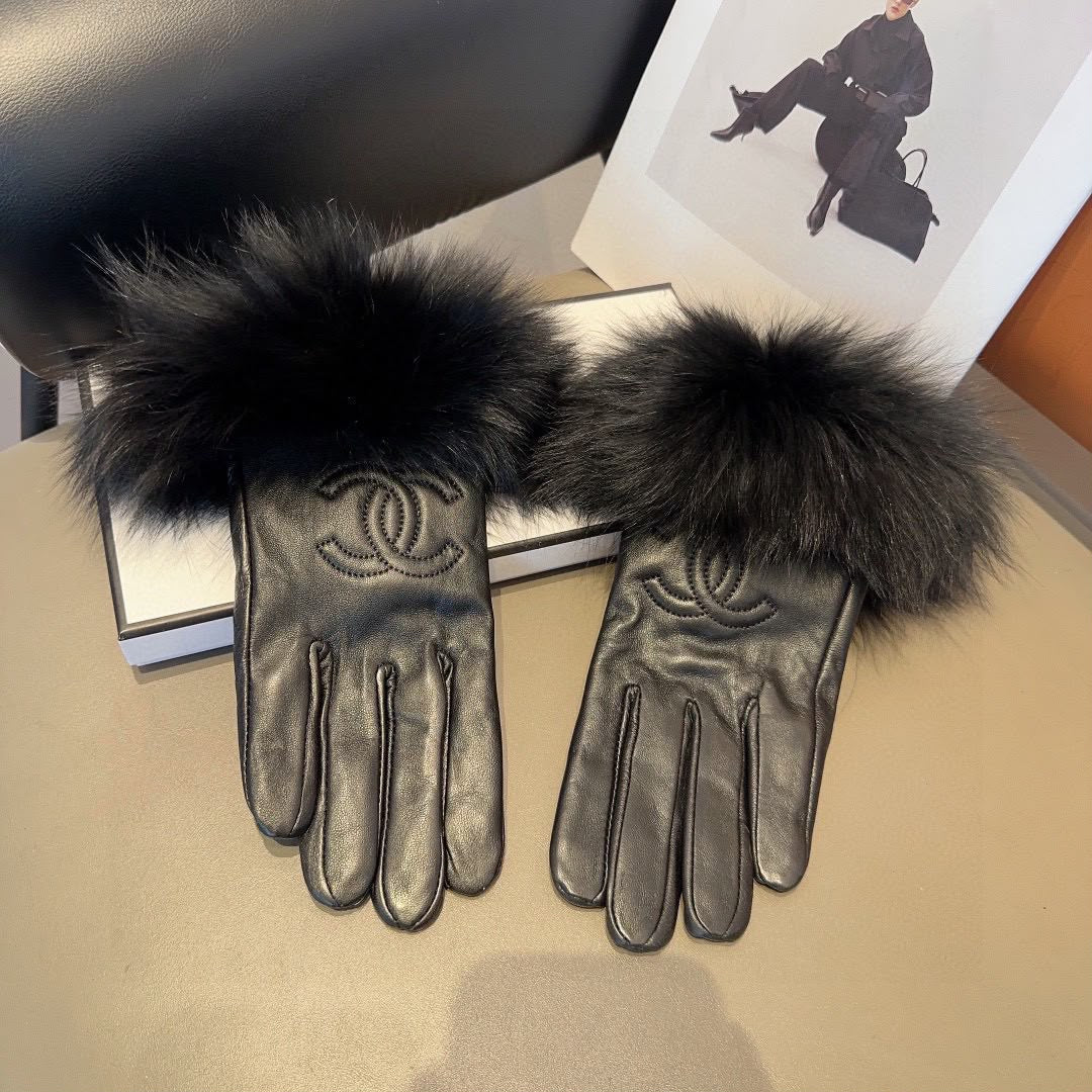 CHANEL Tonal Logo Fluffy Cuff Gloves