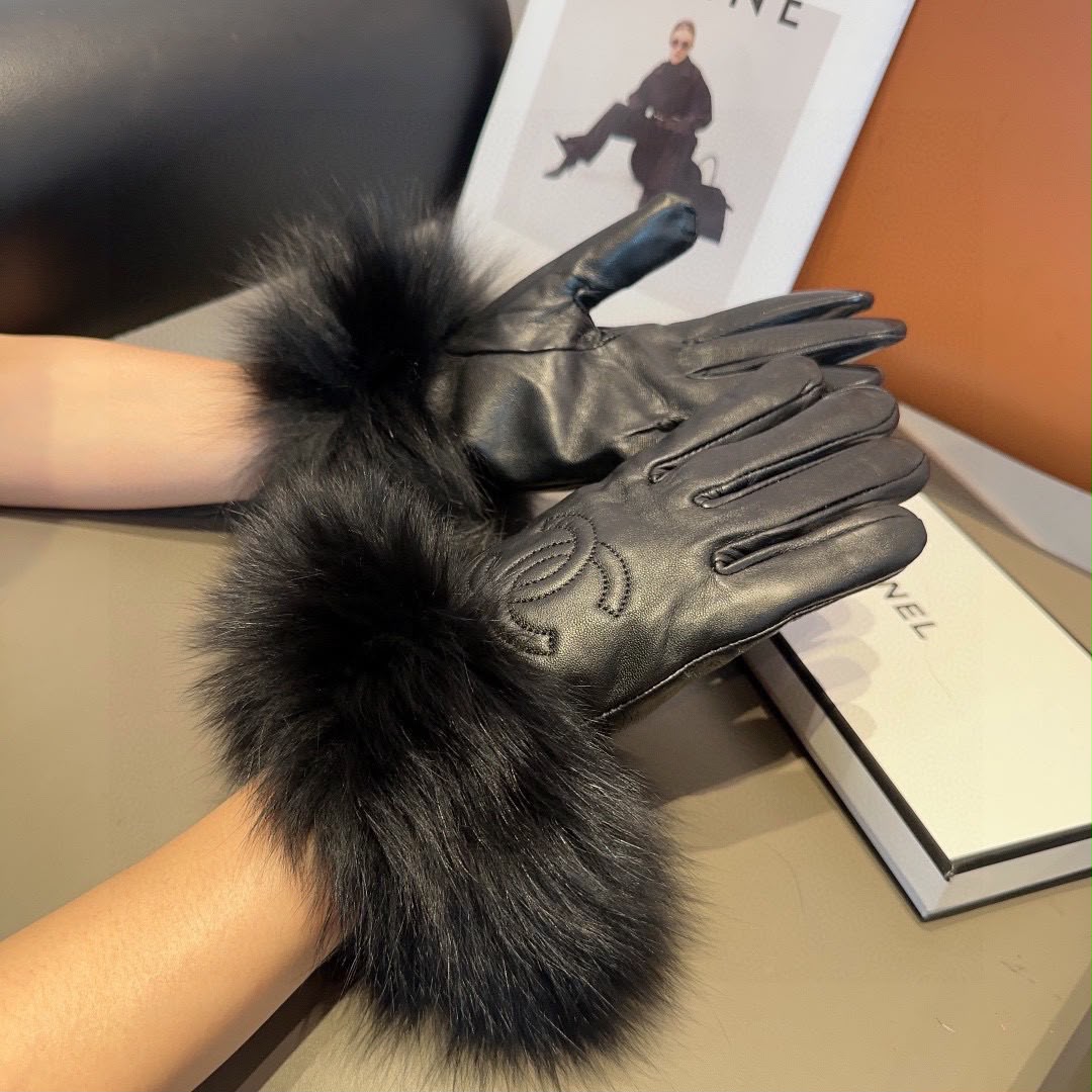 CHANEL Tonal Logo Fluffy Cuff Gloves