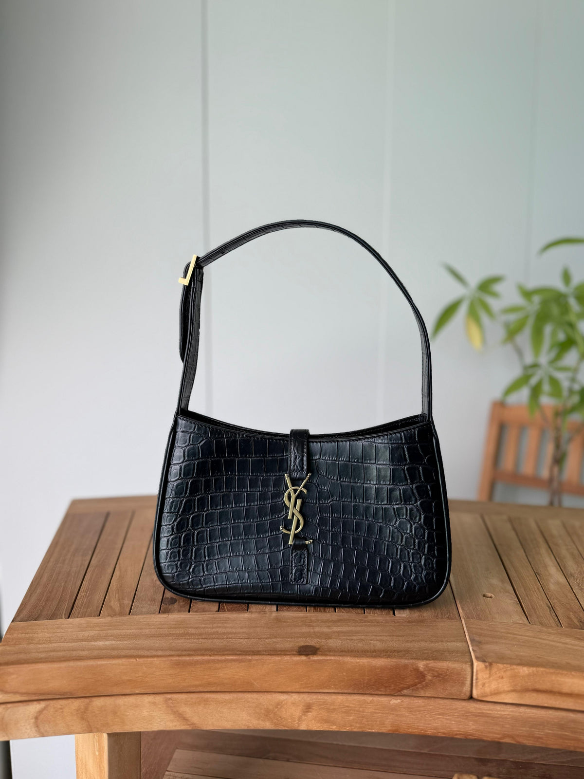 Saint Laurent Le 5 à 7