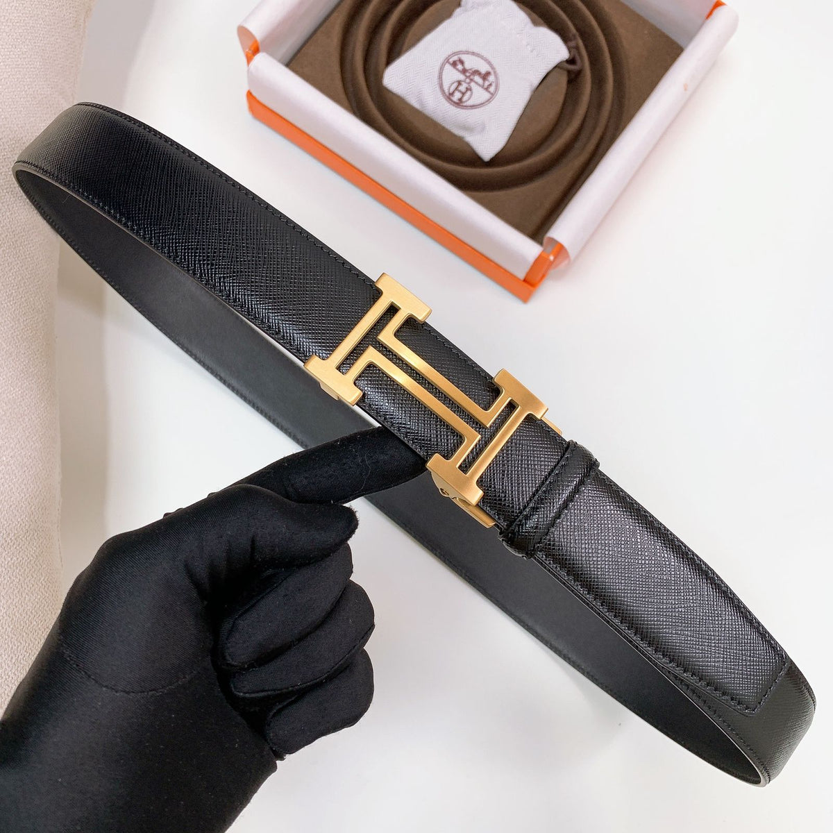 Hermès – H au Carre belt buckle & Reversible leather strap